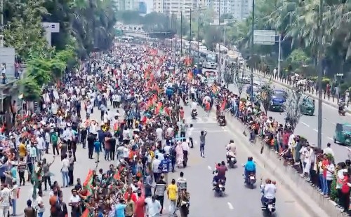 চার মাস পর দেশে ফিরলেন খালেদা জিয়া, নেতাকর্মীদের ঢল বিমানবন্দর থেকে গুলশান পর্যন্ত