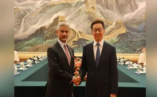 চীন সফরে জয়শঙ্কর: ভারত-চীন সম্পর্ক উন্নয়নে আশাবাদ