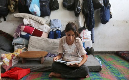 গাজায় যুদ্ধের মধ্যেই অনলাইন মাধ্যমিক পরীক্ষা, লড়ছেন শিক্ষার্থীরা