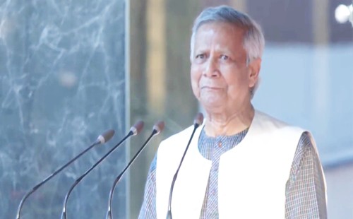 প্রধান উপদেষ্টা ড. মুহাম্মদ ইউনূসের নির্দেশ: যুদ্ধকালীন সতর্কতায় থাকতে হবে নিরাপত্তা বাহিনীকে