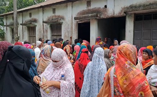 শেরপুরে ৪ বছরের শিশুর ফুঁ দেয়ার গুজব ছড়িয়ে পড়লো: পরিবার হিমশিম খাচ্ছে