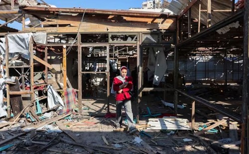 ইসরায়েলি বাহিনীর গাজায় বোমা হামলা: ৯৫ জন নিহত, স্কুল ও ক্যাফেতে হামলা