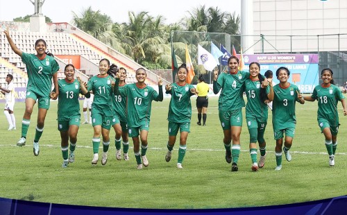 বাংলাদেশের দুর্দান্ত জয়: সাফ অনূর্ধ্ব-২০ নারী চ্যাম্পিয়নশিপে শ্রীলঙ্কাকে ৯-১ গোলে হারিয়ে শুভসূচনা