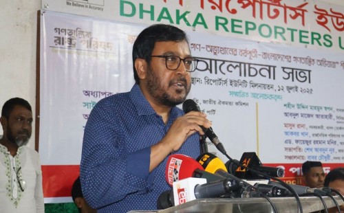 মজিবুর রহমান মঞ্জুর বার্তা: “হাসিনার শাসনের পুনরাবৃত্তি যেন না হয়”