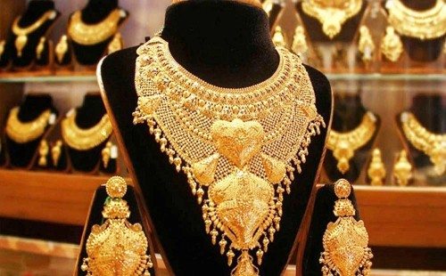 এক দফা কমার পর আবার বাড়ল সোনার দাম: ২২ ক্যারেট ভরি ১,৮৯,৩০৭ টাকা, কাল থেকে কার্যকর