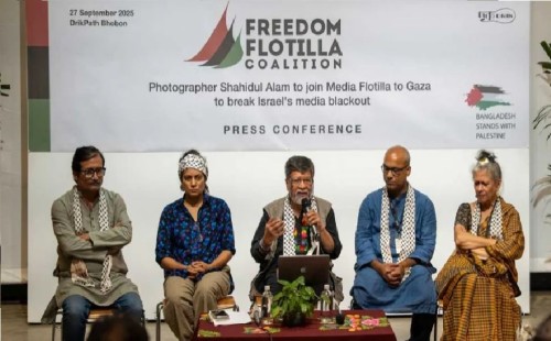 গাজার পথে ফ্রিডম ফ্লোটিলায় যোগ দিতে ইতালি গেলেন শহিদুল আলম
