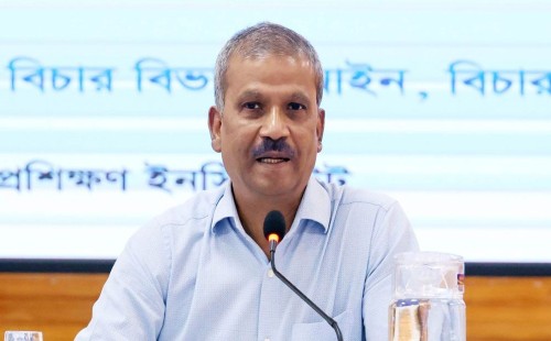 আইন উপদেষ্টা ড. আসিফ নজরুল: গণভোট নিয়ে তীব্র বিরোধ, দ্রুত ফয়সালা আসবে