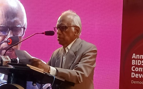 ড. ওয়াহিদ উদ্দিন মাহমুদ: 'শুধু গণতন্ত্রে উন্নয়ন সম্ভব নয়'; যুবসমাজ ক্যাডারভিত্তিক জীবিকায় আসক্ত -