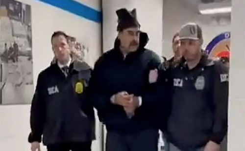 ভেনেজুয়েলার ডায়েরি: ট্রাম্পের গুন্ডামি নাকি মাদুরোর পাপের ফল?