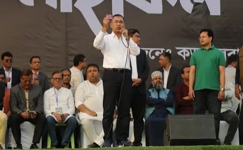 মানুষের কল্যাণের জন্য রাজনীতি করি: মহাখালীর সভায় তারেক রহমান |