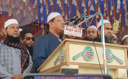 রৌমারীতে চরমোনাই পীরের জনসভা: জামায়াতকে ইঙ্গিত করে কঠোর সমালোচনা |