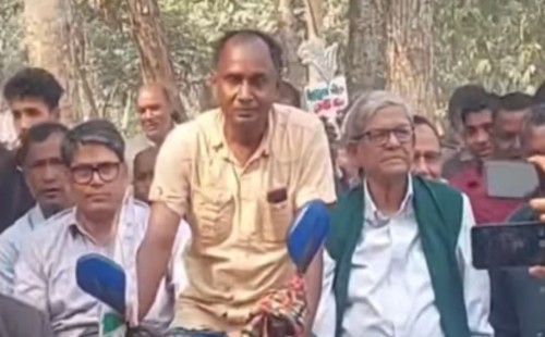 ভ্যানে চড়ে ফখরুলের নির্বাচনি প্রচারণা ও সংস্কারে ‘হ্যাঁ’ ভোটের ডাক