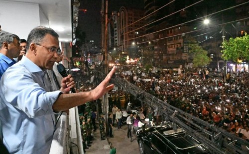 নয়াপল্টনে প্রধানমন্ত্রী তারেক রহমান: নেতাকর্মীদের জনভোগান্তি না করার নির্দেশ।