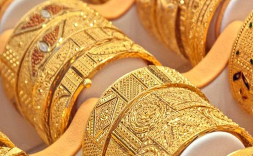 ইরানি জাহাজ জব্দে স্বর্ণের দামের পতন: মধ্যপ্রাচ্যে নতুন উত্তেজনা ২০২৬