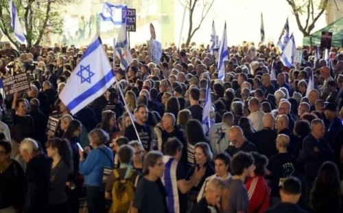 নেতানিয়াহুর পদত্যাগ দাবিতে উত্তাল ইসরাইল: তেল আবিব-জেরুজালেমে বিশাল বিক্ষোভ