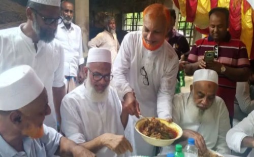শিবিরকর্মী হত্যা মামলার আসামির মেয়ের বিয়েতে জামায়াত এমপি, খাবার বেড়ে দিলেন আ’লীগ নেতা