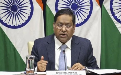 শেখ হাসিনাকে প্রত্যর্পণের অনুরোধ পরীক্ষা করছে ভারত: রণধীর জয়সওয়াল