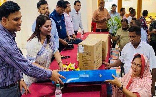 বিয়ে মেনে নেইনি, আজ নিজের যোগ্যতায় সেবায় আছি’: দোহারে ঢাকা ডিসি