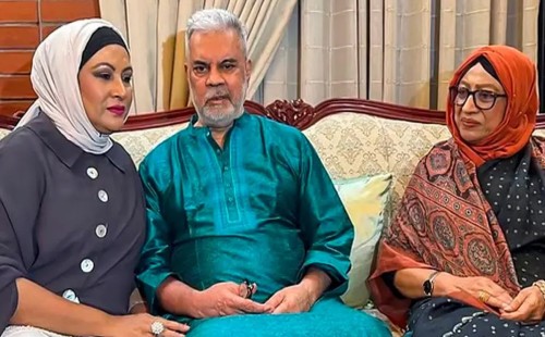 লন্ডন থেকে দেশে ফিরে সহকর্মীদের আড্ডায় ইলিয়াস কাঞ্চন: গানে মাতলেন সুচন্দা-চম্পা