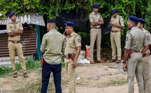 মধ্যপ্রদেশের স্কুলে পানির বোতলে মূত্র মিশিয়ে পান করানোর অভিযোগ, প্রধান শিক্ষকের অদ্ভুত পরামর্শ!