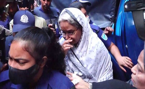 স্বামী ব্যারিস্টার তৌফিক নেওয়াজকে শেষ বিদায় জানাতে প্যারোলে মুক্ত ডা. দীপু মনি