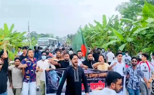 মহাসড়ক অবরোধ করে যুবলীগের বিক্ষোভ, ৩ জন আটক: যান চলাচল স্বাভাবিক