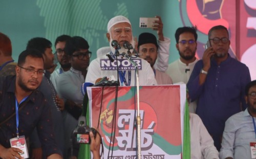 প্রস্তুত থাকুন, চূড়ান্ত ডাক এলে বেরুতে হবে’: নেতাকর্মীদের বিরোধী নেতাদের কড়া বার্তা