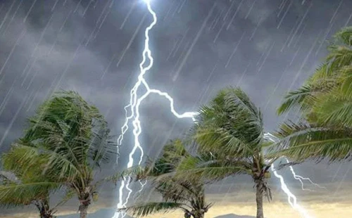 দেশের বিভিন্ন অঞ্চলে আজ দমকা হাওয়াসহ বৃষ্টি বা বজ্রসহ বৃষ্টির পূর্বাভাস