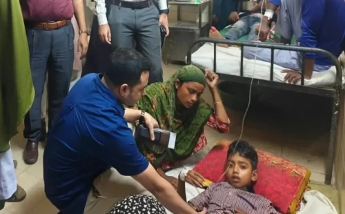 স্কুল ফিডিংয়ের দুধ পানে অসুস্থ ১৯ শিশু, পেটে ব্যথা ও খিঁচুনি নিয়ে হাসপাতালে ভর্তি