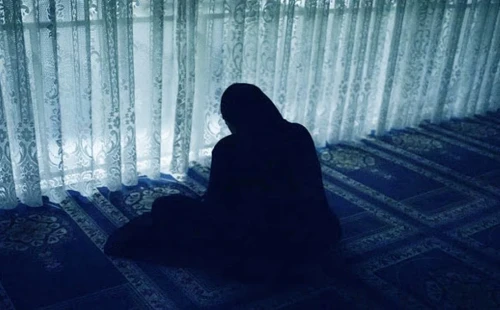 প্রসববেদনায় কাতর মায়ের পাশে বসে যে আমল করবেন